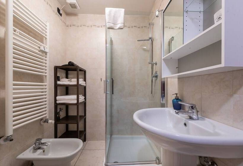 اتاق لوکس, B&b Central Station