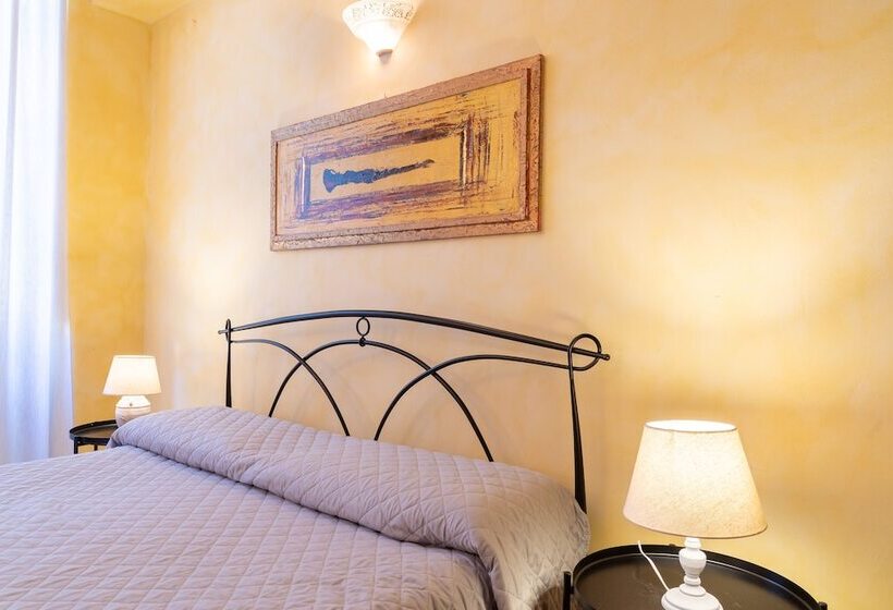 اتاق خانوادگی, B&b Central Station