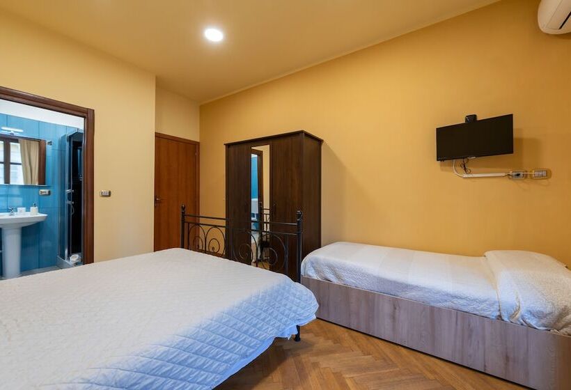 اتاق استاندارد سه نفره, B&b Central Station