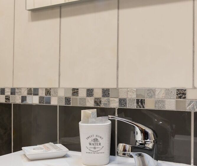 اتاق لوکس, B&b Central Station