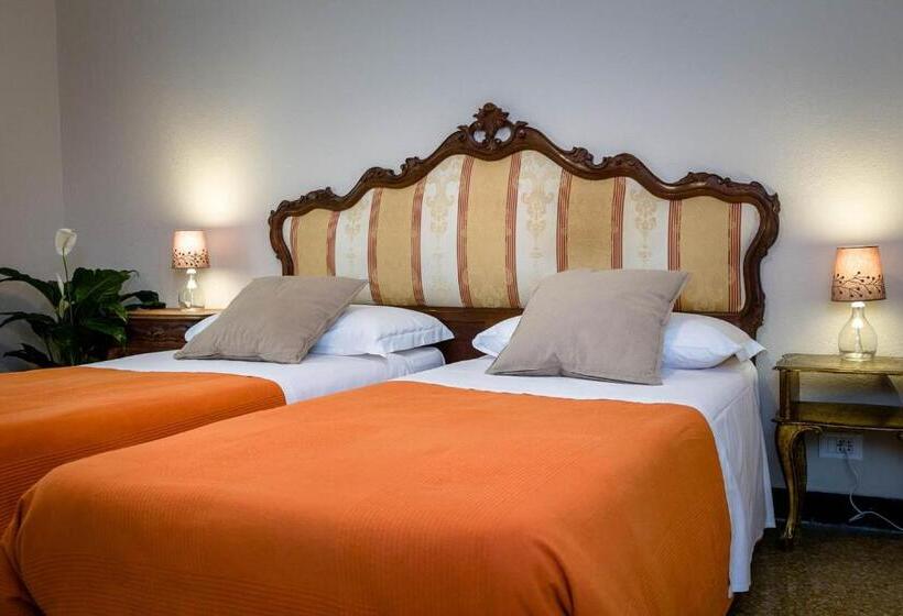 Standard room with outdoor bath, B&b I Portici Di Sottoripa