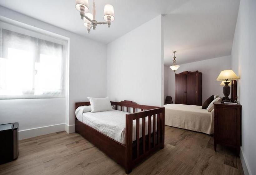 חדר דלוקס לשלושה, Nuevo Monteftur