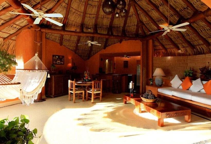 Люкс Премиум Вид на Бассейн, Villa Carolina Boutique Hotel Adults Only