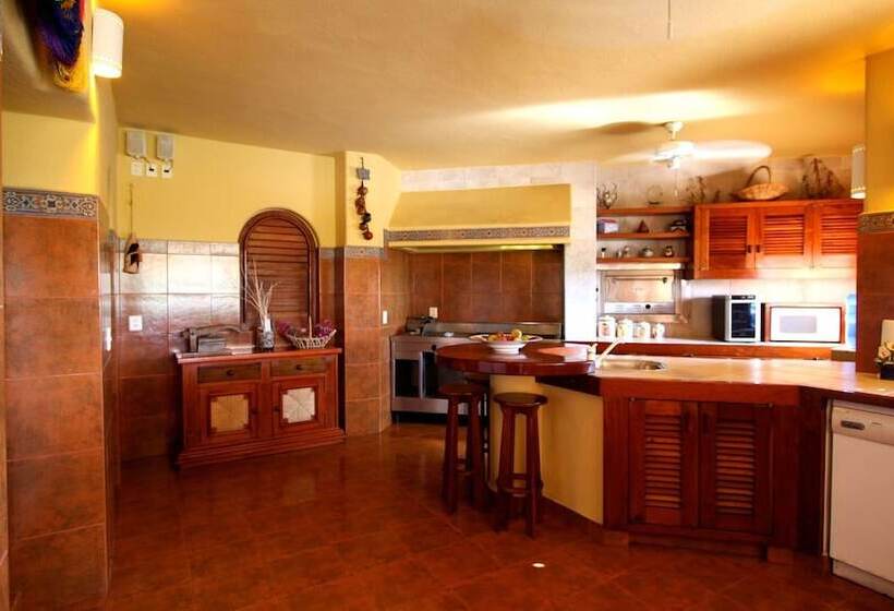 Дом 2 Спальни, Villa Carolina Boutique Hotel Adults Only