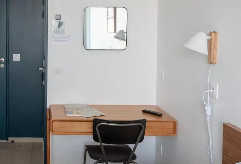 Comfort room with balcony, The People Paris Bercy