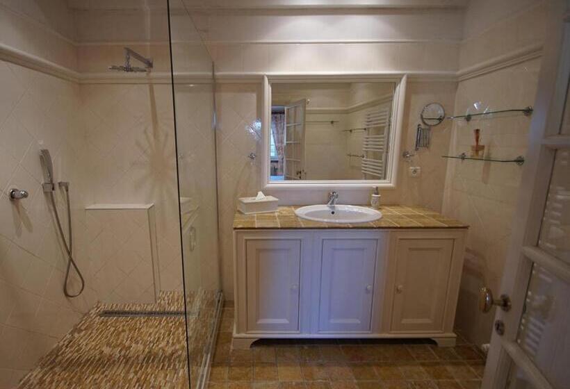 اتاق لوکس, Moulin Notre Dame