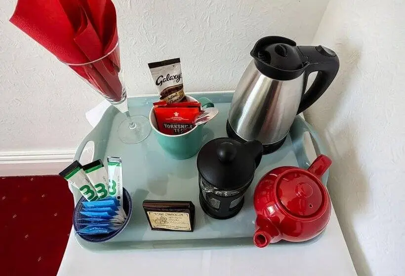 バスルーム共有のシングルスタンダード, Cardigan And Celtic Bay Guest House
