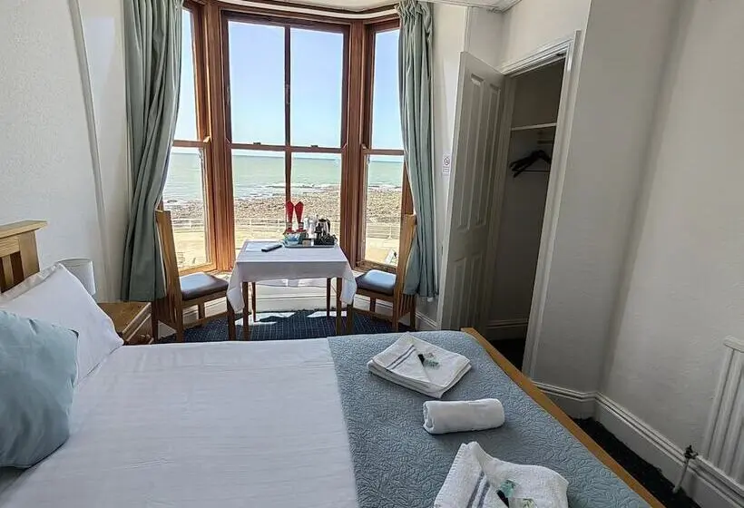 オーシャンビュースーペリアールーム, Cardigan And Celtic Bay Guest House