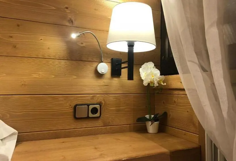 Standard Yhden Hengen Huone, Hostal Piteus