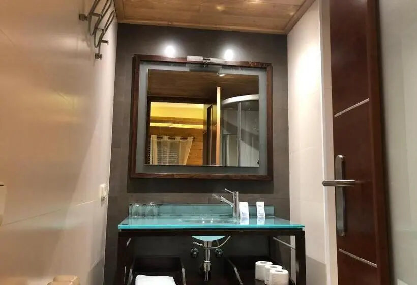 Standard Yhden Hengen Huone, Hostal Piteus
