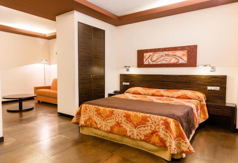 Полулюкс, Hospedium Hotel Los Periquitos
