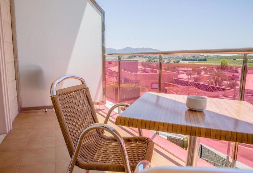 غرفة قياسية مزوَّدة بتراس, Hospedium Hotel Los Periquitos