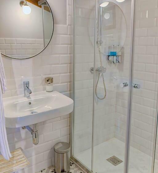 اتاق استاندارد, Sabina