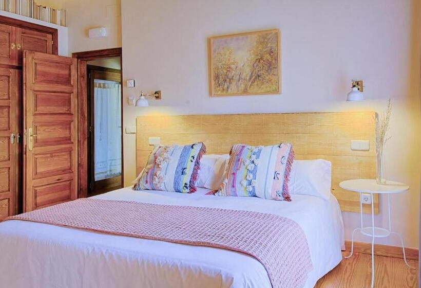 اتاق سوپریور, Sabina