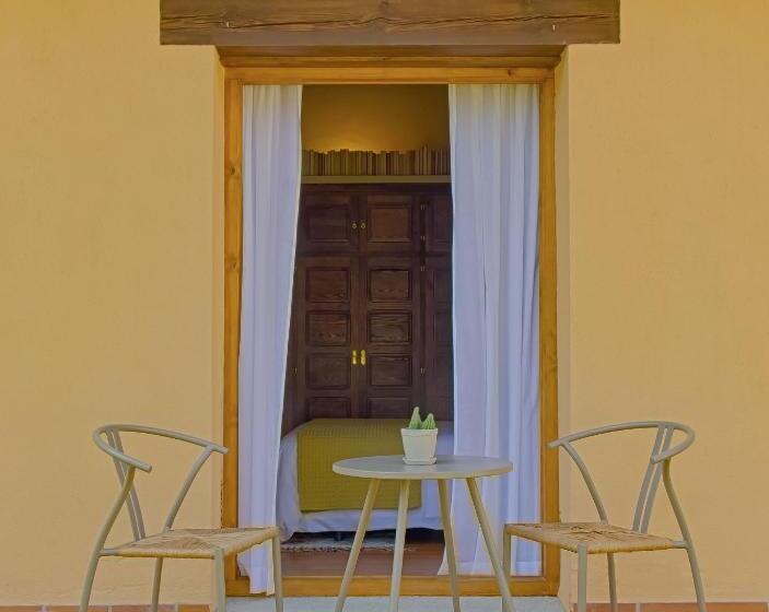 اتاق سوپریور, Sabina