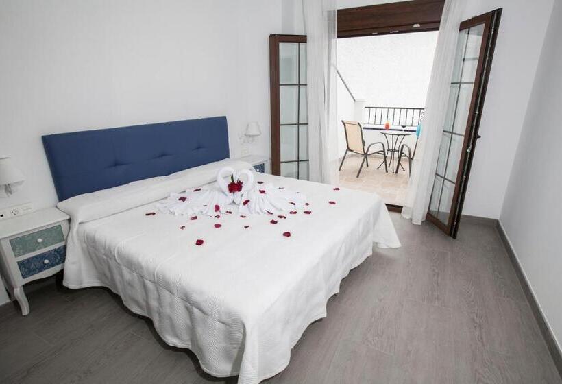 Четырехместный Номер Стандарт, Hostal Boutique Bajamar