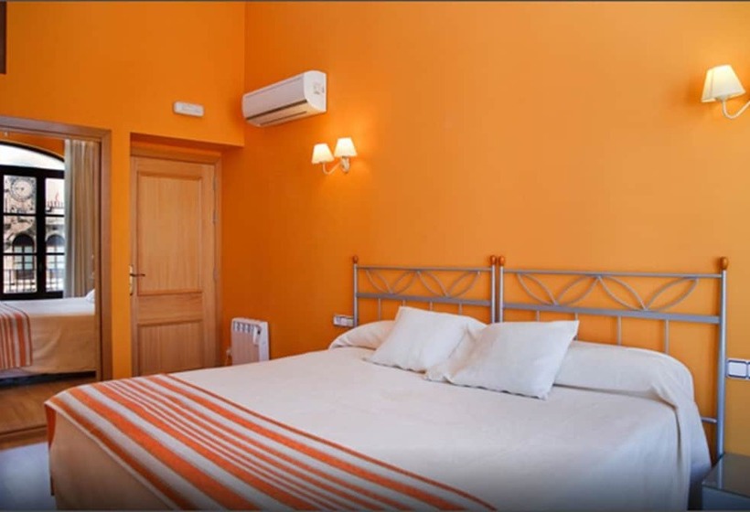 带城市景观的高级房间, Antiguo Casino De Los Arribes