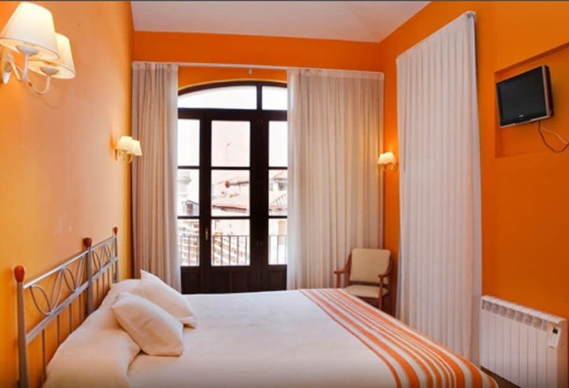 带城市景观的高级房间, Antiguo Casino De Los Arribes