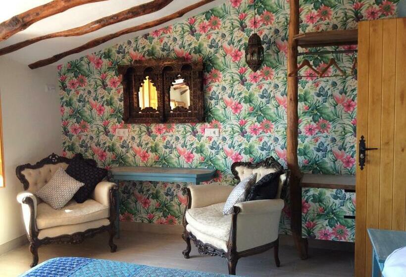 اتاق لوکس با بالکن, Los Cuatro Vientos B&b