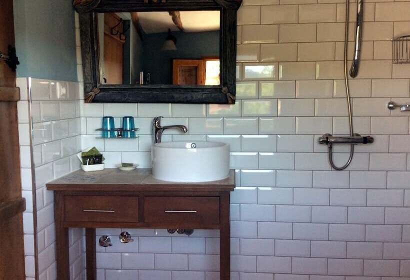 اتاق لوکس با بالکن, Los Cuatro Vientos B&b