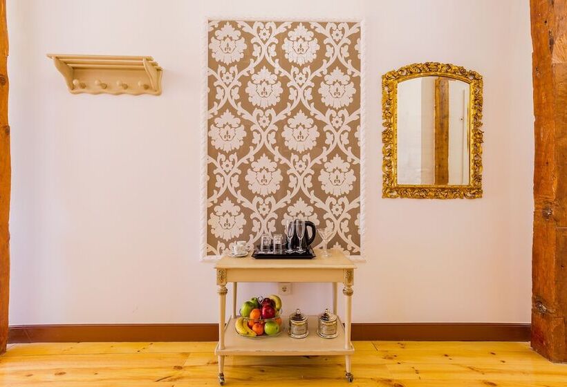 اتاق لوکس با بالکن, Oriente Palace Apartments