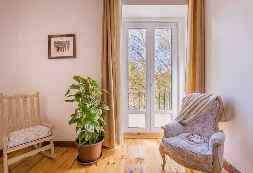 اتاق لوکس با بالکن, Oriente Palace Apartments