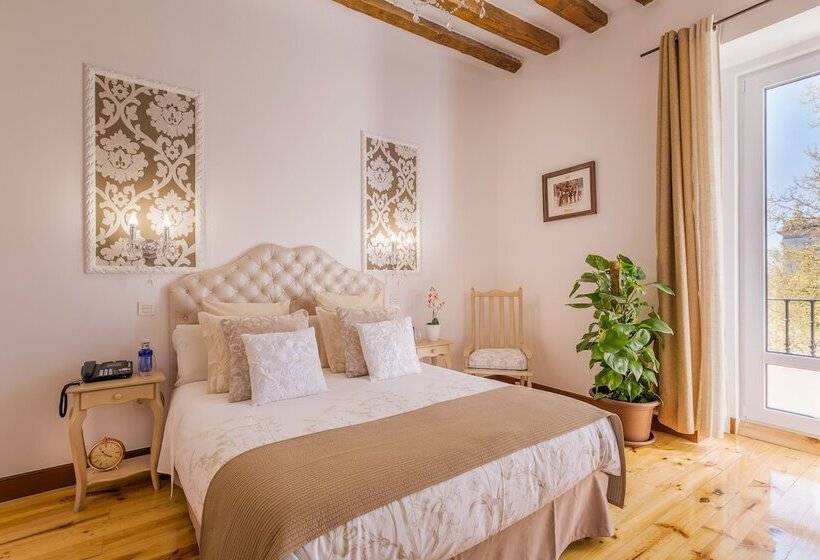 اتاق لوکس با بالکن, Oriente Palace Apartments