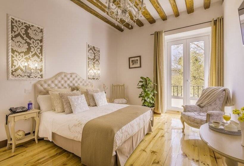 اتاق لوکس با بالکن, Oriente Palace Apartments