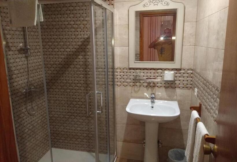 اتاق استاندارد, Hostal Avenida