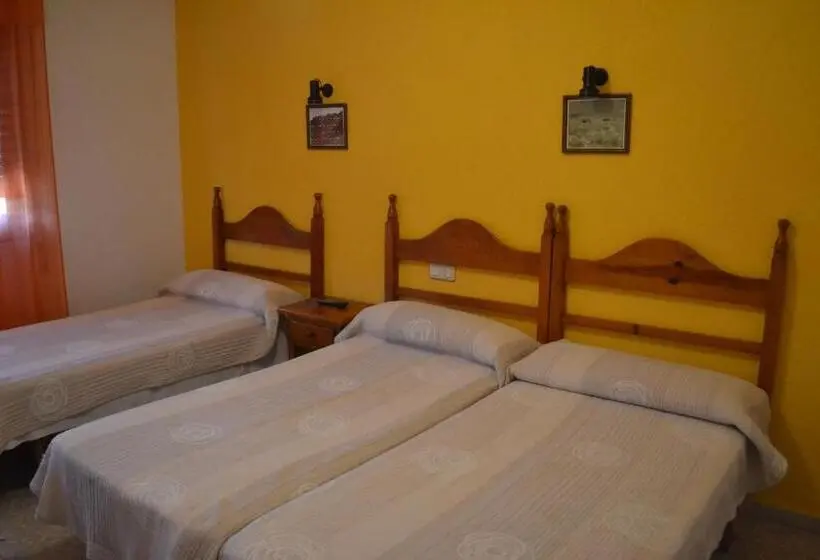 スタンダードトリプルルーム, Hostal Avenida