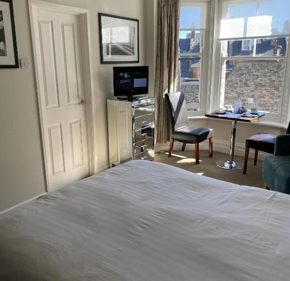 キングサイズベッドのスイートルーム, Gretenham B&b