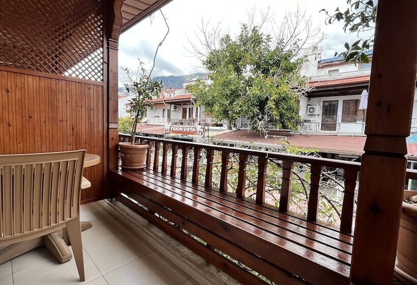 Estudio Estàndard, Mandalin Akyaka