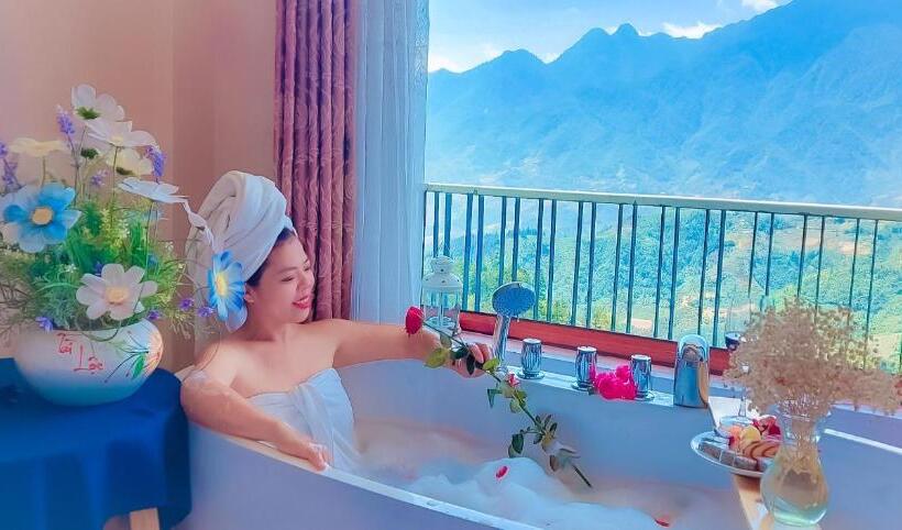 سوییت با چشمانداز کوه, Sapa Scenery