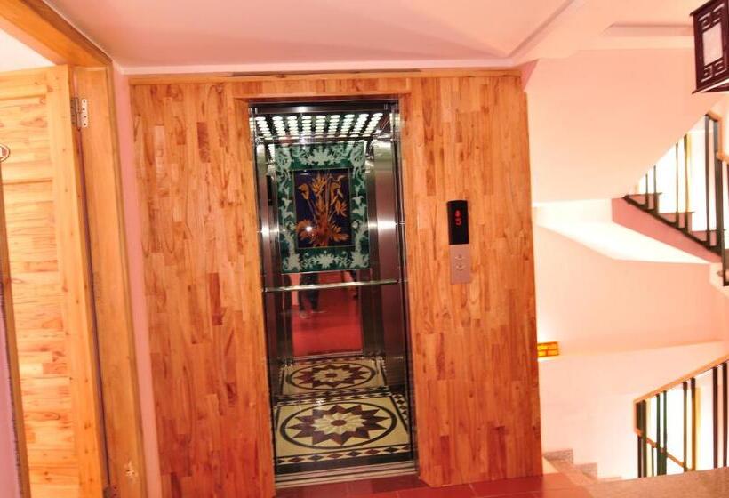 سوییت با چشمانداز کوه, Sapa Scenery