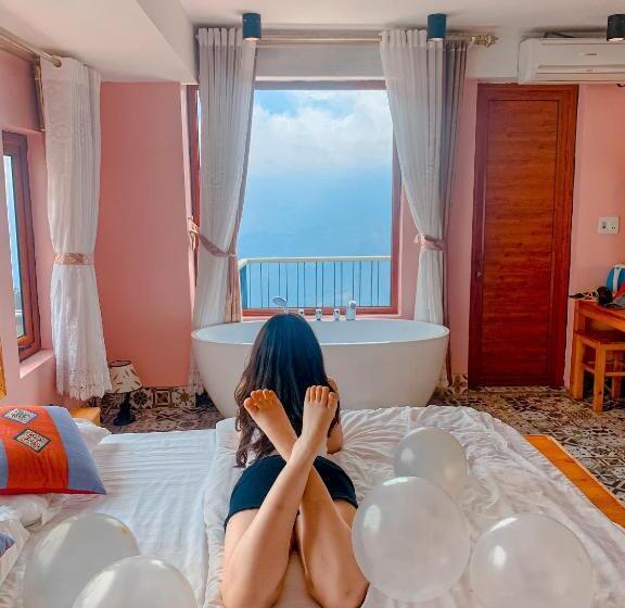 سوییت با چشمانداز کوه, Sapa Scenery