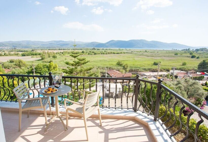 חדר מלכותי, Villa Marine