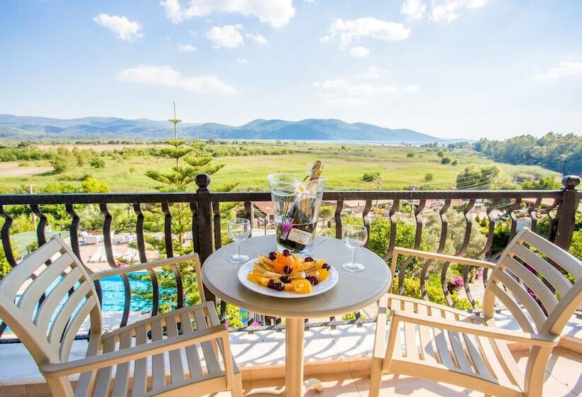 חדר מלכותי, Villa Marine