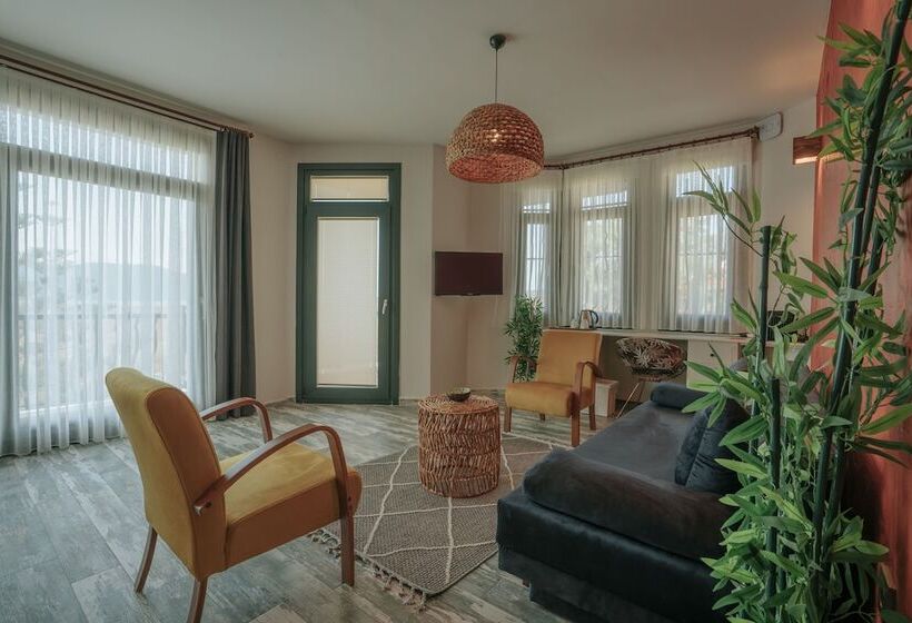 חדר מלכותי, Villa Marine