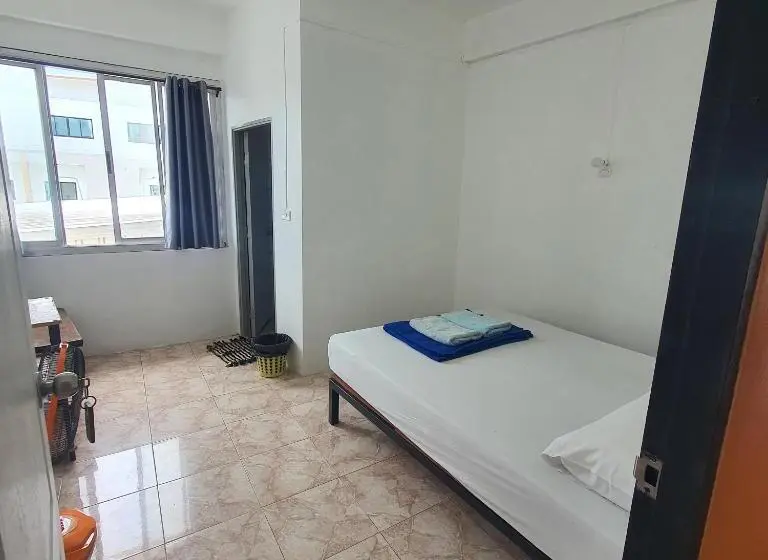 اتاق اکونومی, 8 Homestel