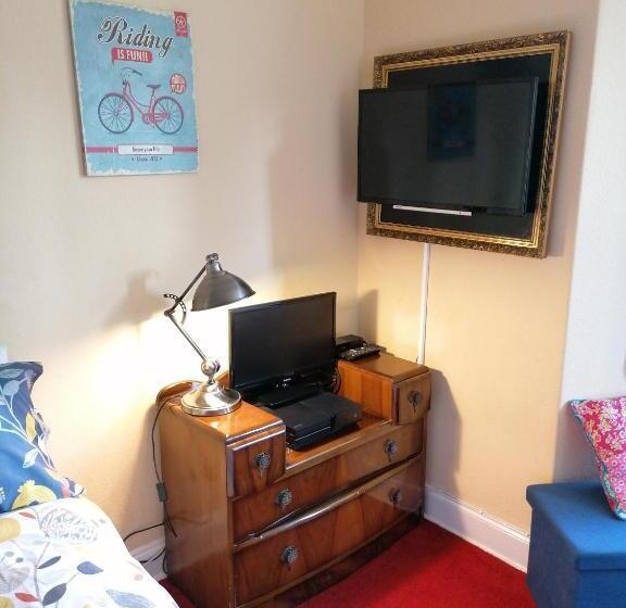 Pokój Rodzinny, Rowanbank House