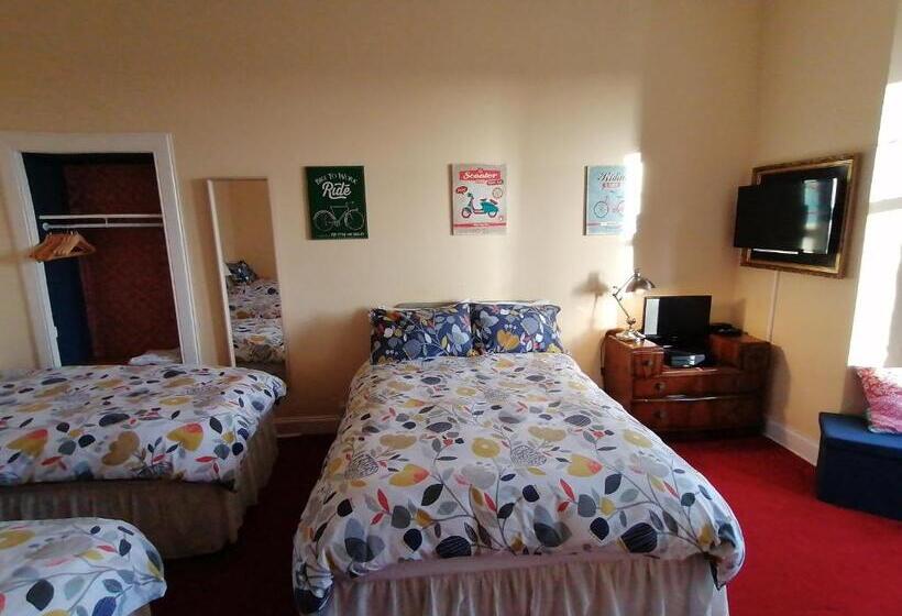 Pokój Rodzinny, Rowanbank House