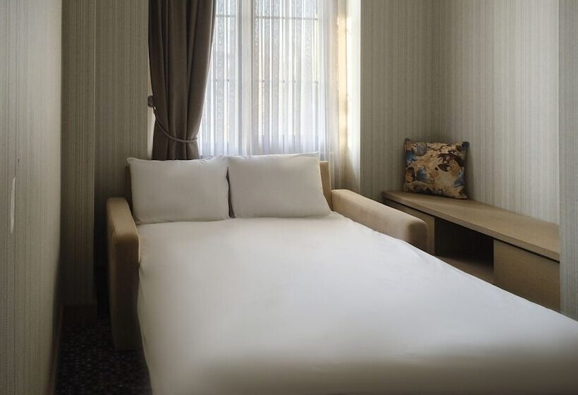 חדר משפחתי נוף לגינה, Mata Butik