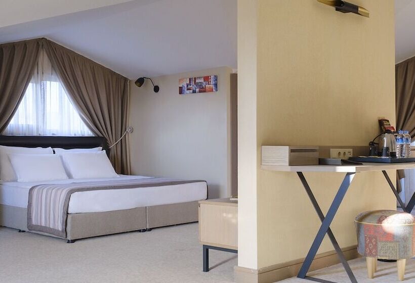 חדר פנטהאוז, Mata Butik