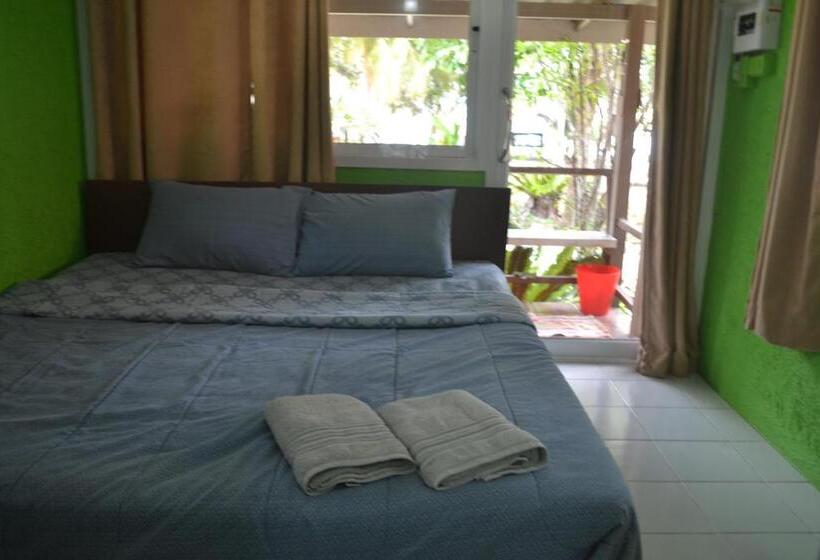 Standart Bungalov, Baan Chid Talay