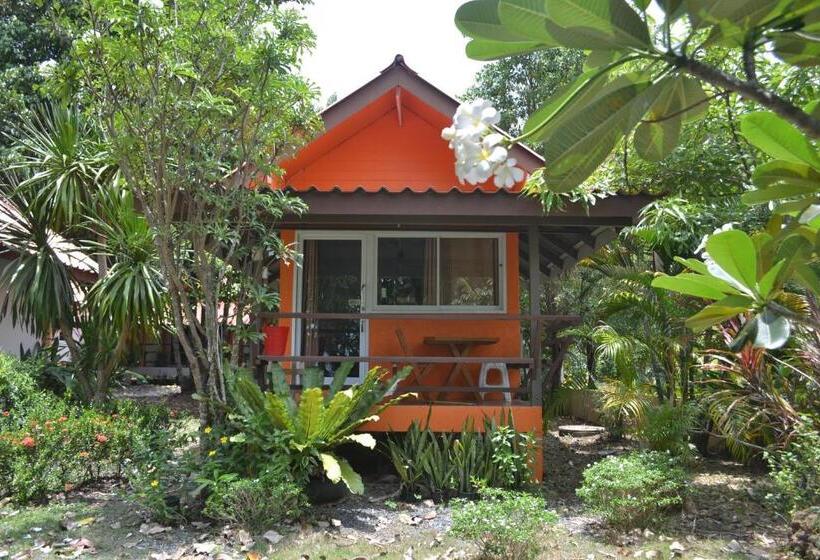 Standart Bungalov, Baan Chid Talay