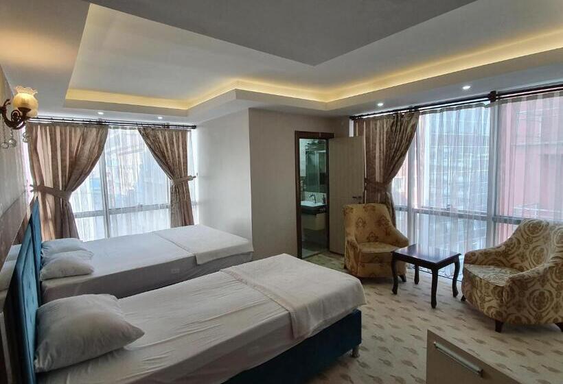 اتاق خانوادگی, Elazig Gunay