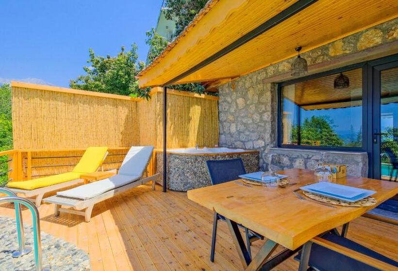 Люкс с Бассейном, Faralya Yoruk Evi Suite   Adults Only