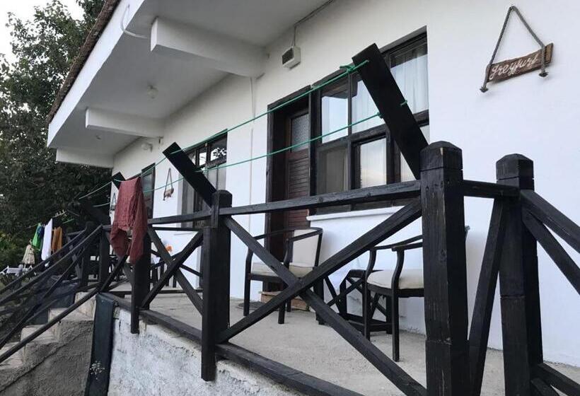 اتاق استاندارد با بالکن, Hanei Keyif Pension