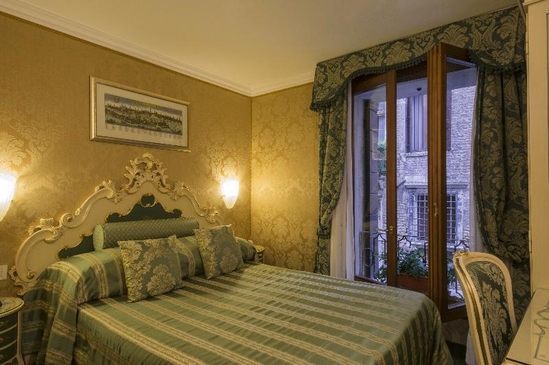 اتاق لوکس خانوادگی, Ladybird Sapa