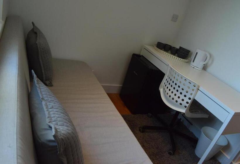 デラックスルーム, Bell Gate House